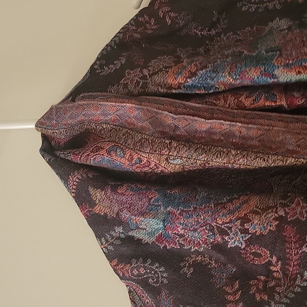 Beautiful Designed Scarf - Picture 3 of 5